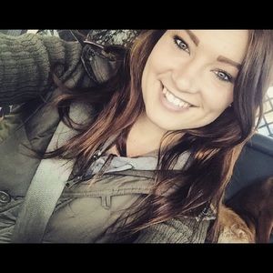 Meet your Posher, Nicole